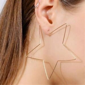 3/$30 💛 Star Hoop Earrings
